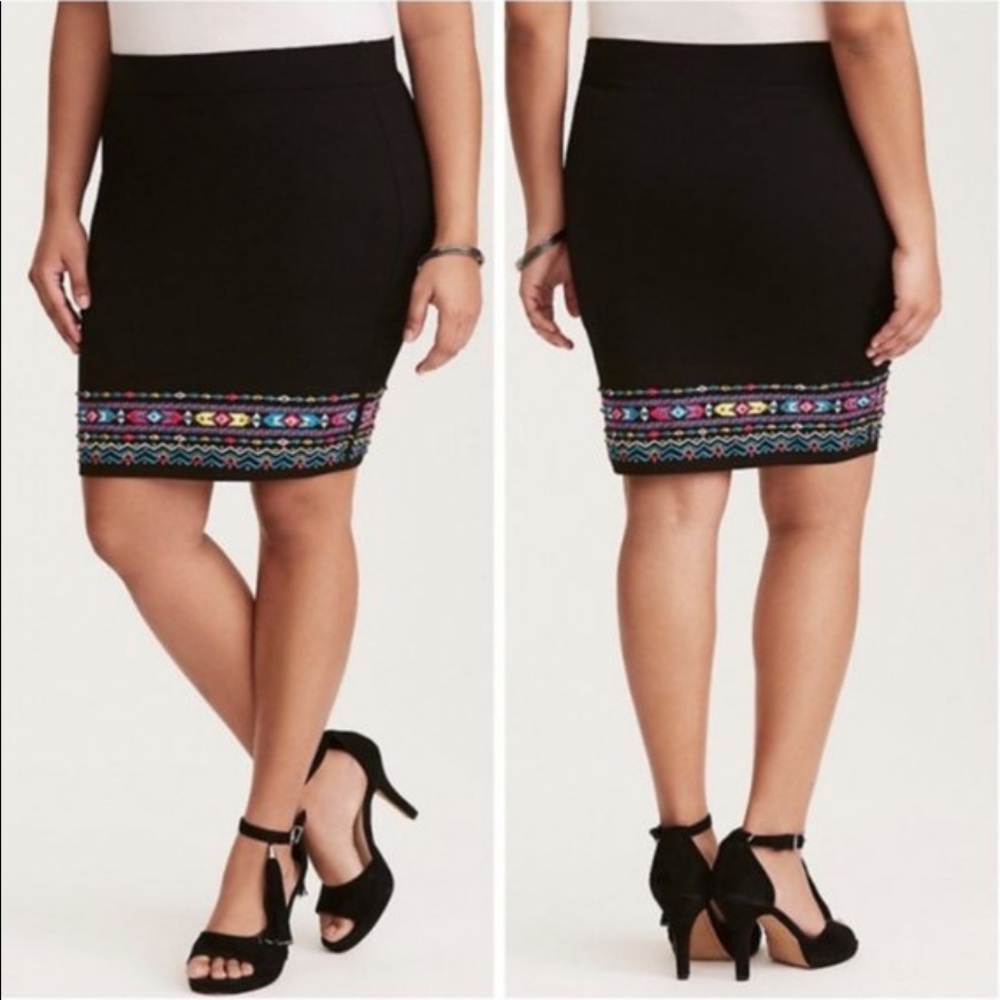 Torrid Embroidered Ponte Mini Skirt - Picture 1 of 5